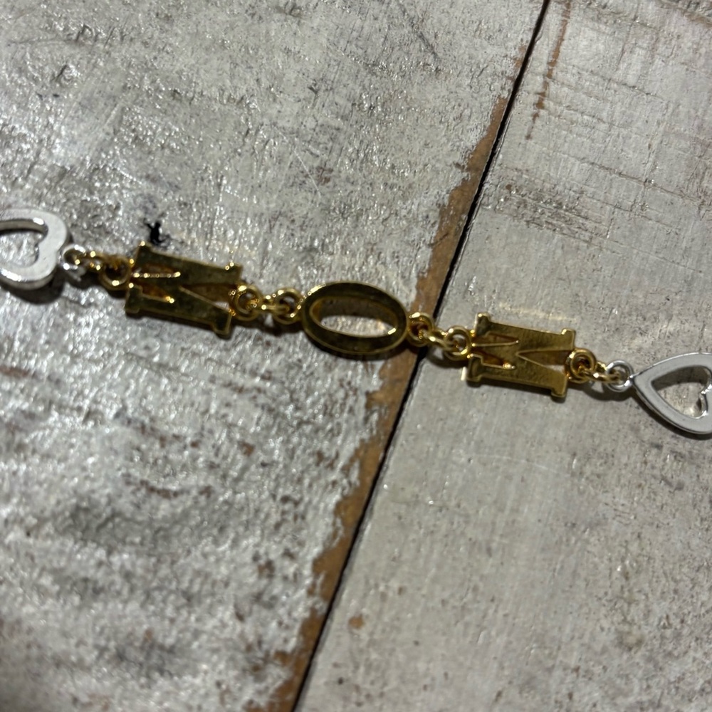 ❤️Vintage Avon “Mom” Gold & Silver Heart Bracelet - Picture 5 of 5